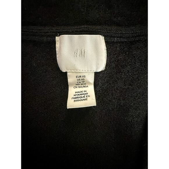 H&M Sweater Womens Size XS Black V-Neck Pullover Poly, Wool‎ Blend GUC - Picture 7 of 9